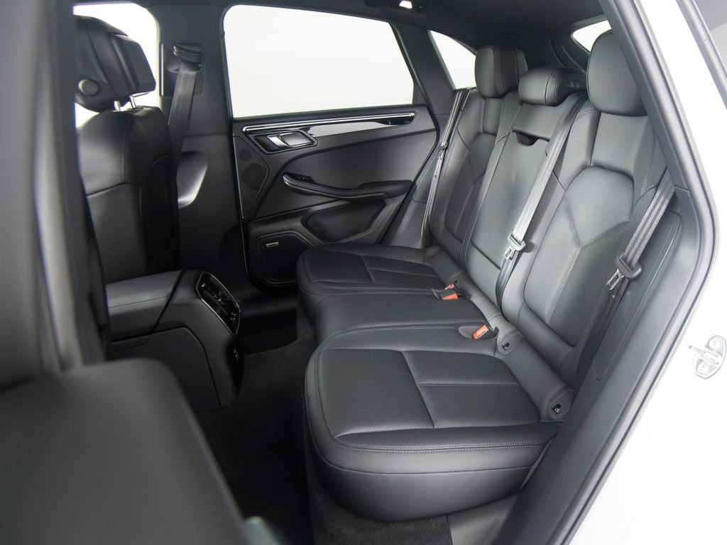 Certified 2026 Porsche Macan S AWD/4WD image 39