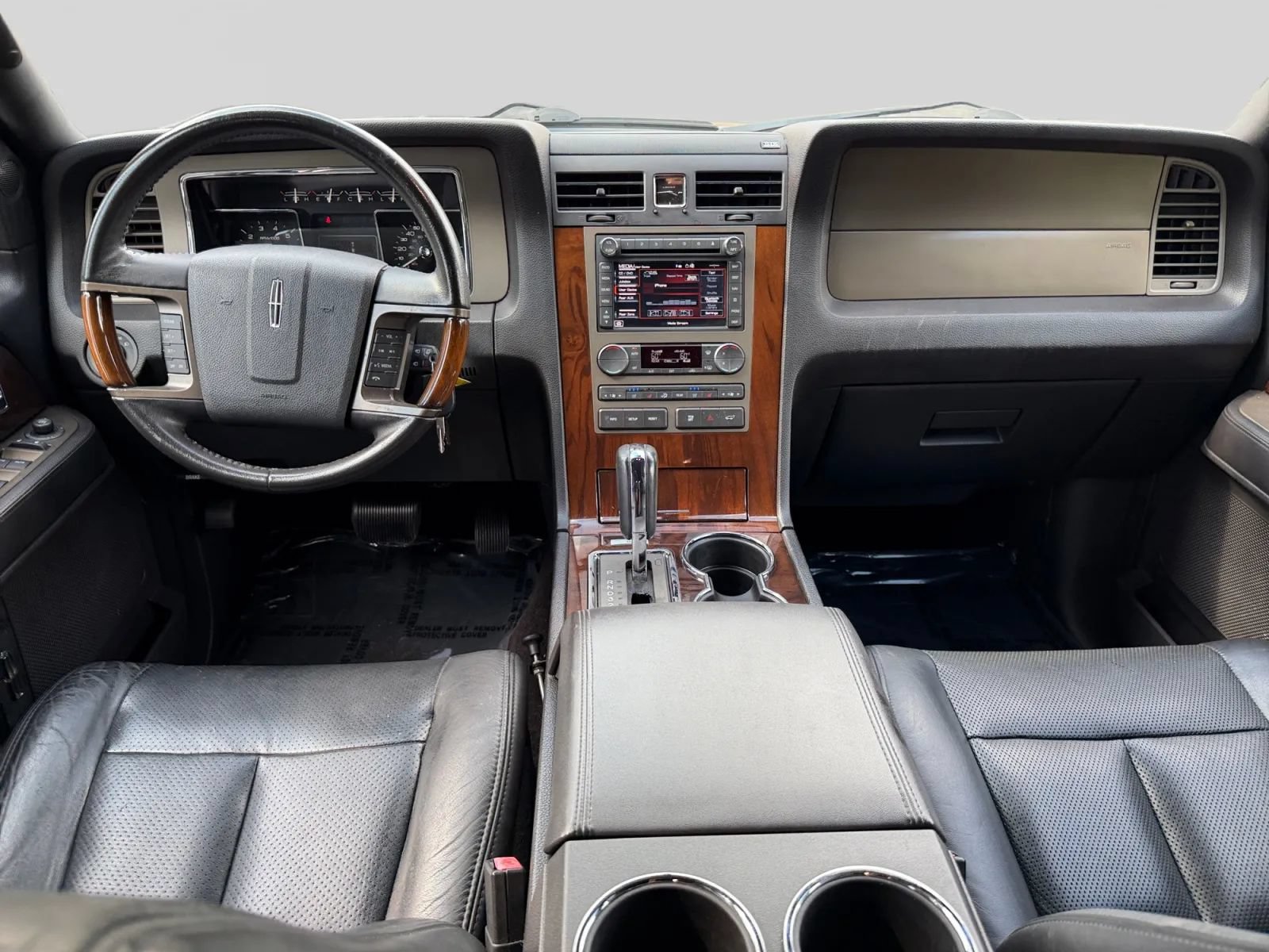 Used 2014 Lincoln Navigator 2WD image 14