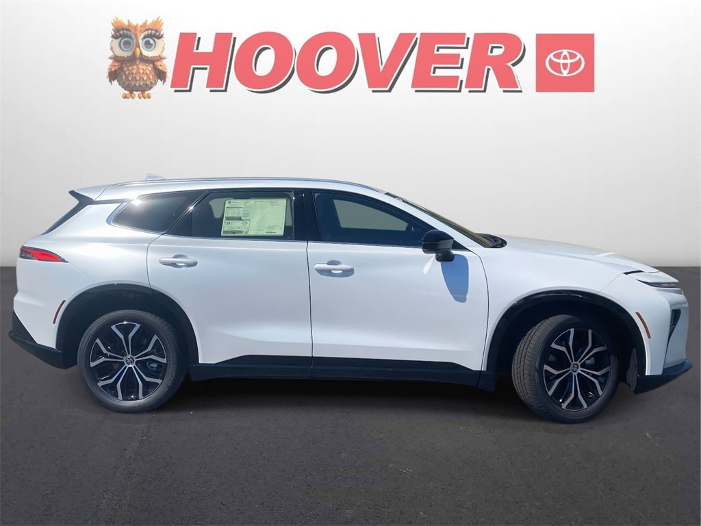 New 2025 Toyota Crown Signia image 2