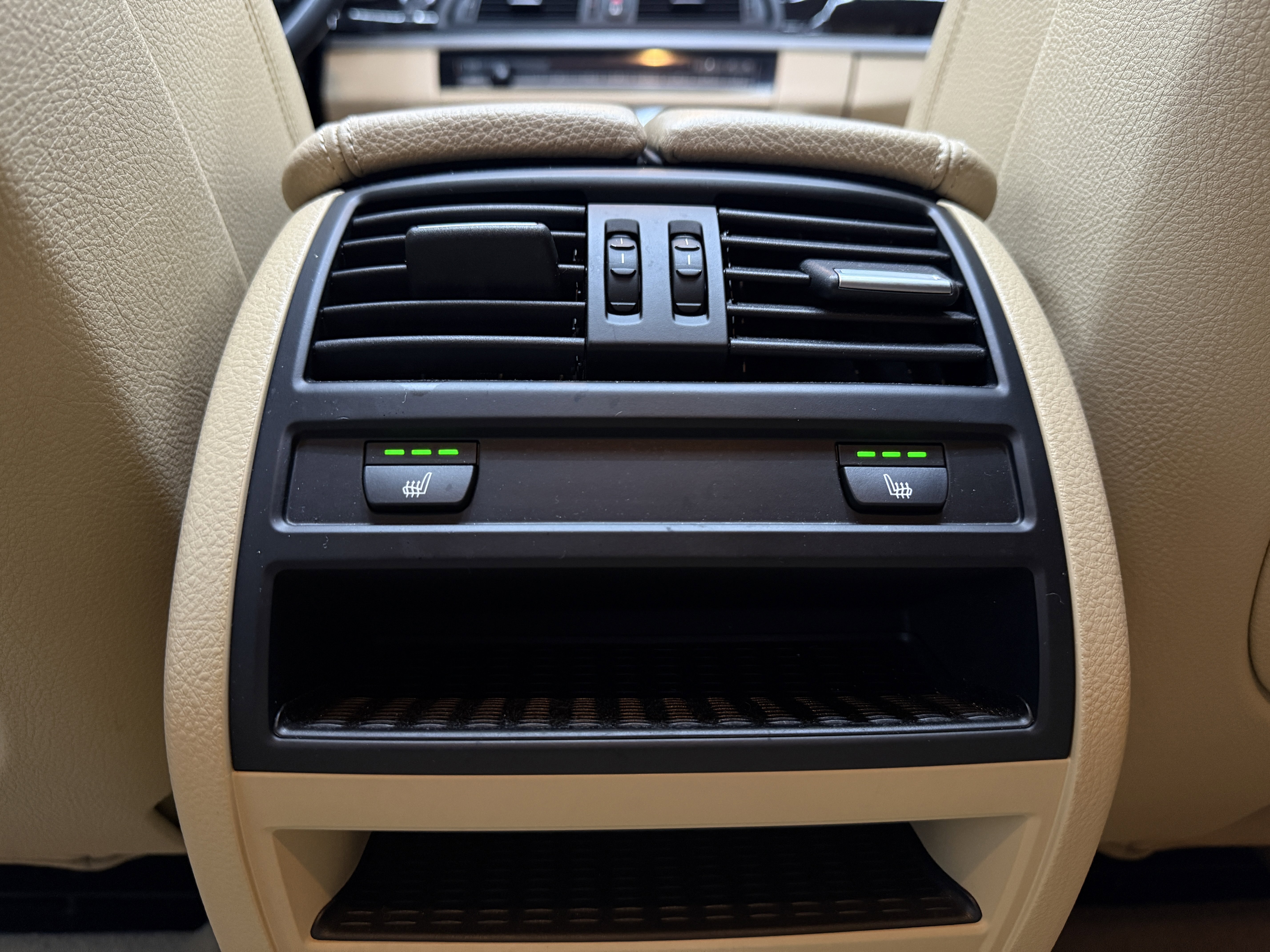 Used 2015 BMW 550i xDrive Sedan image 26