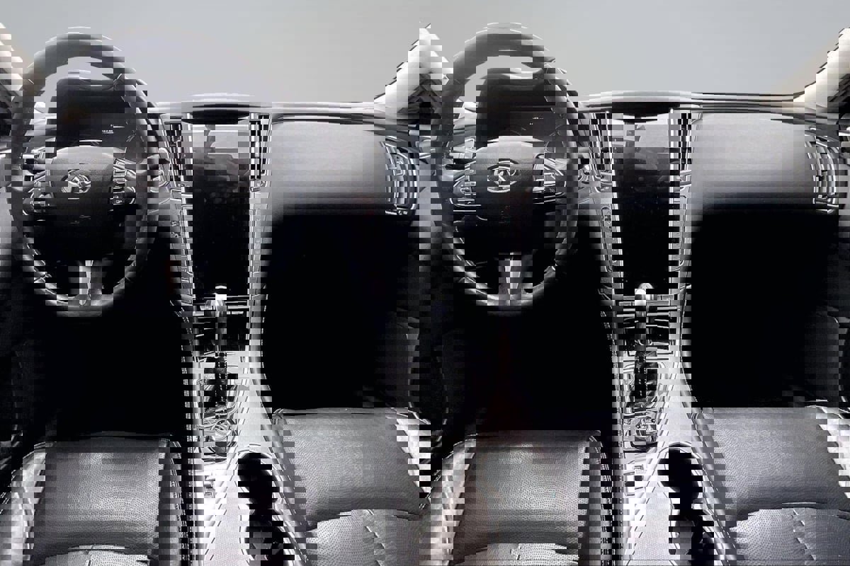 Used 2015 INFINITI Q50 Premium w/ Navigation Package image 16