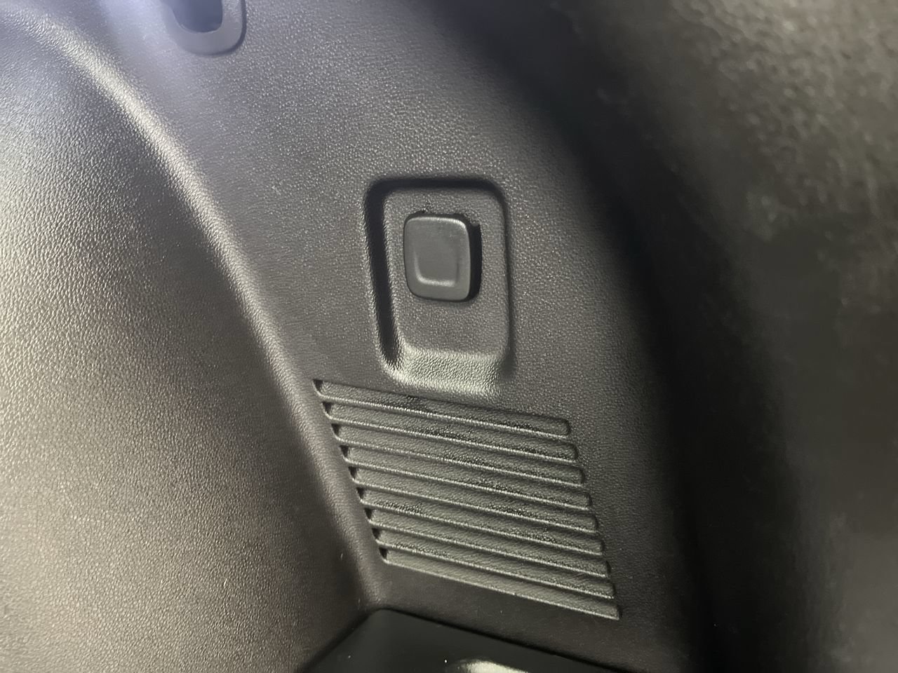 Used 2019 Chevrolet Blazer RS AWD/4WD image 34
