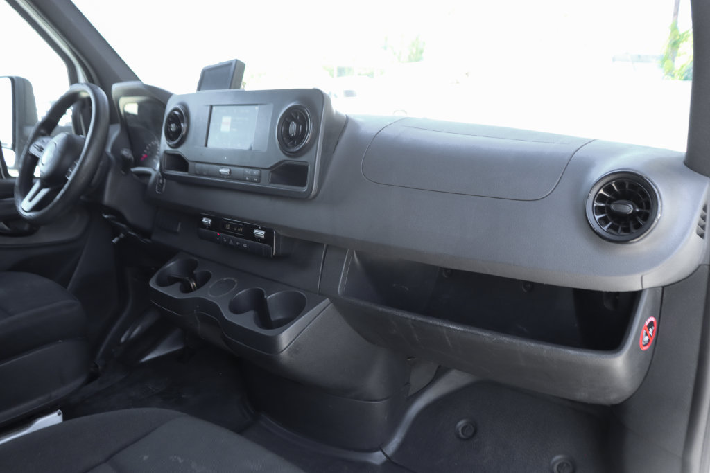 Used 2019 Freightliner Sprinter 3500 RWD image 36