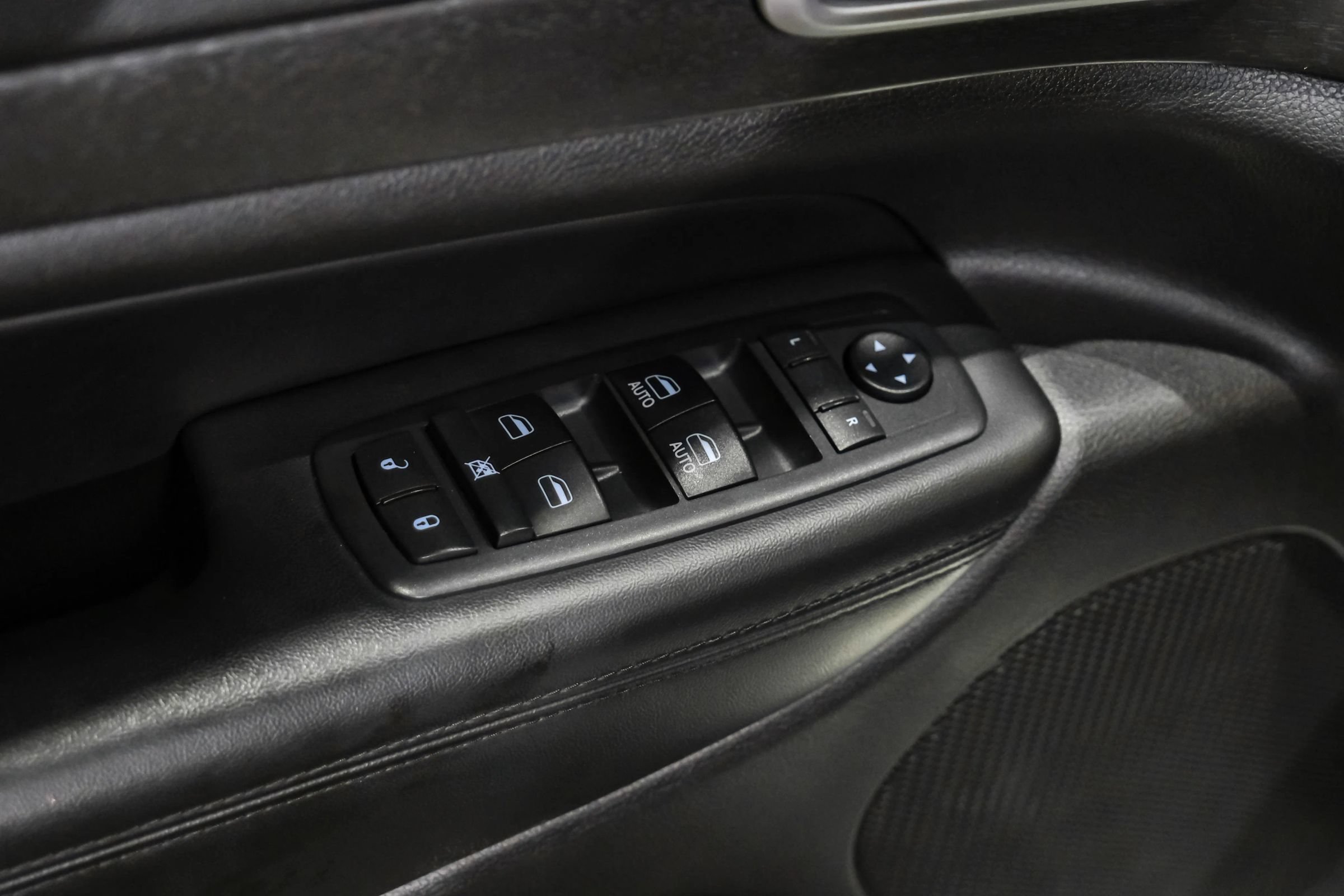 Used 2018 Jeep Grand Cherokee Altitude AWD/4WD image 41