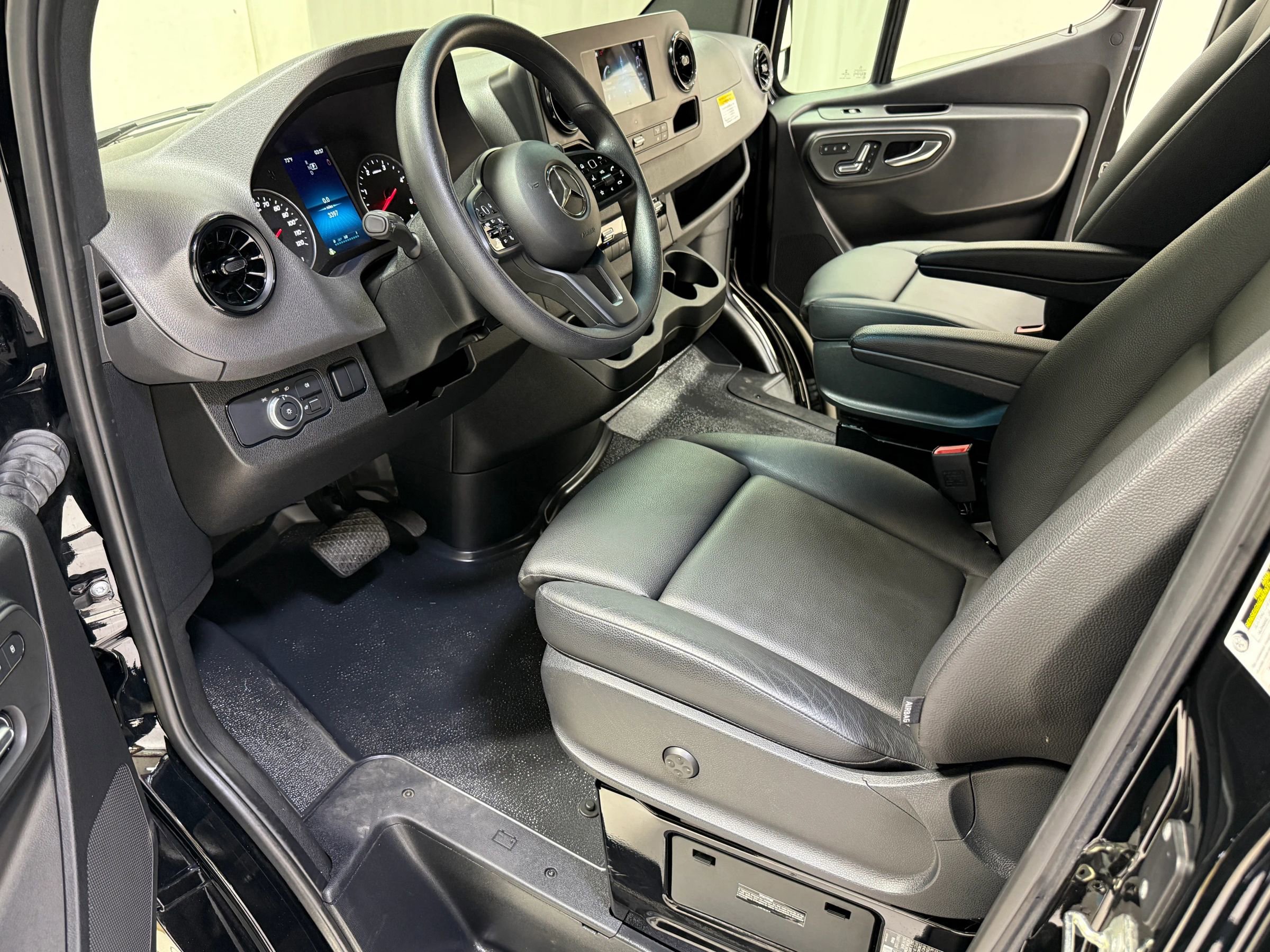 Used 2023 Mercedes-Benz Sprinter 3500 image 74