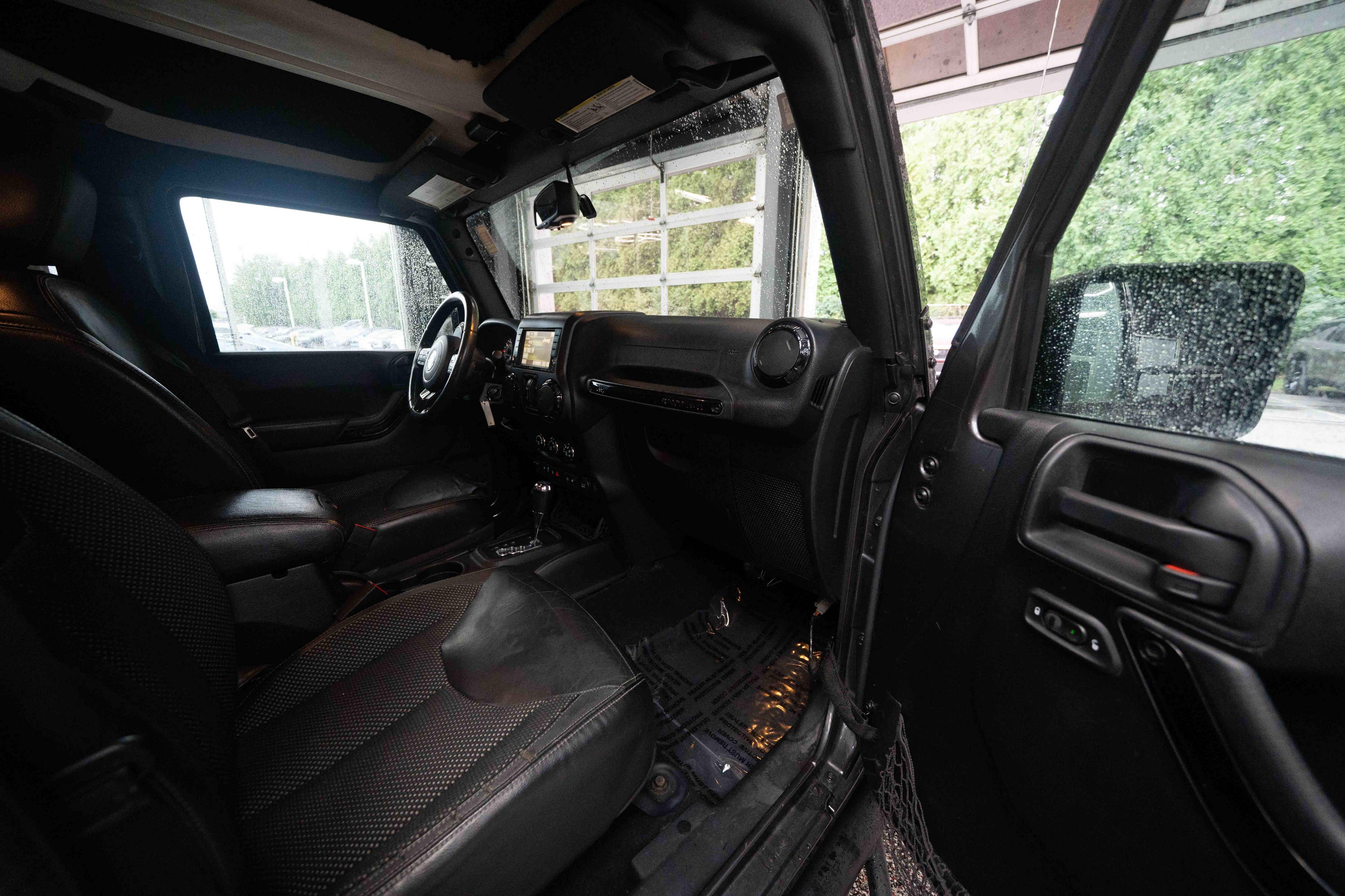 Used 2016 Jeep Wrangler Unlimited Sahara AWD/4WD image 26