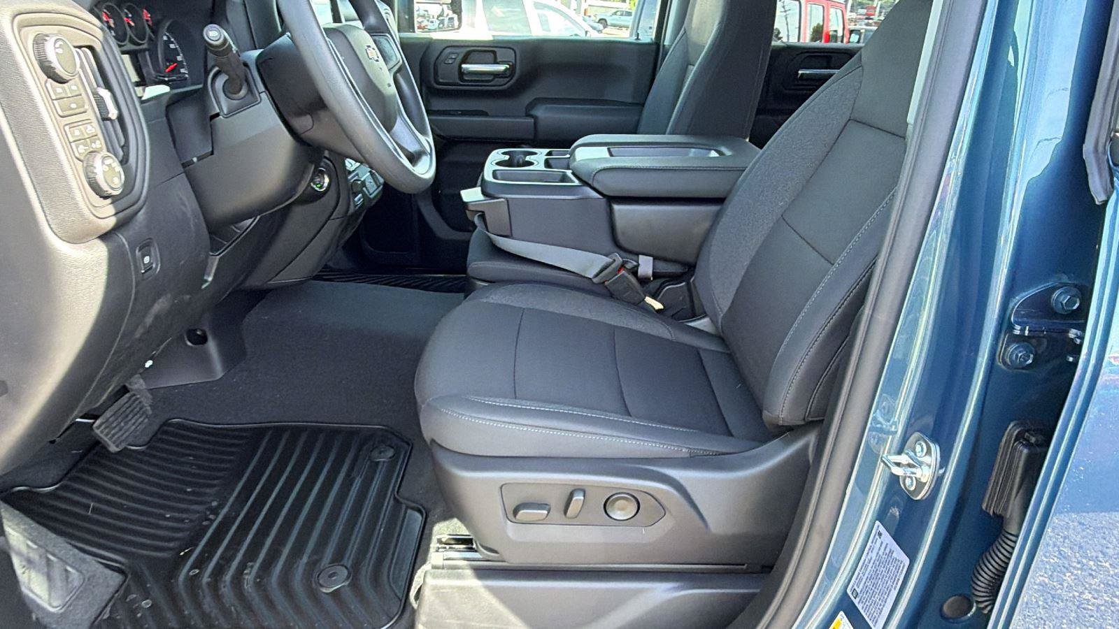 New 2026 Chevrolet Silverado 2500 Custom w/ Custom Value Package AWD/4WD image 9
