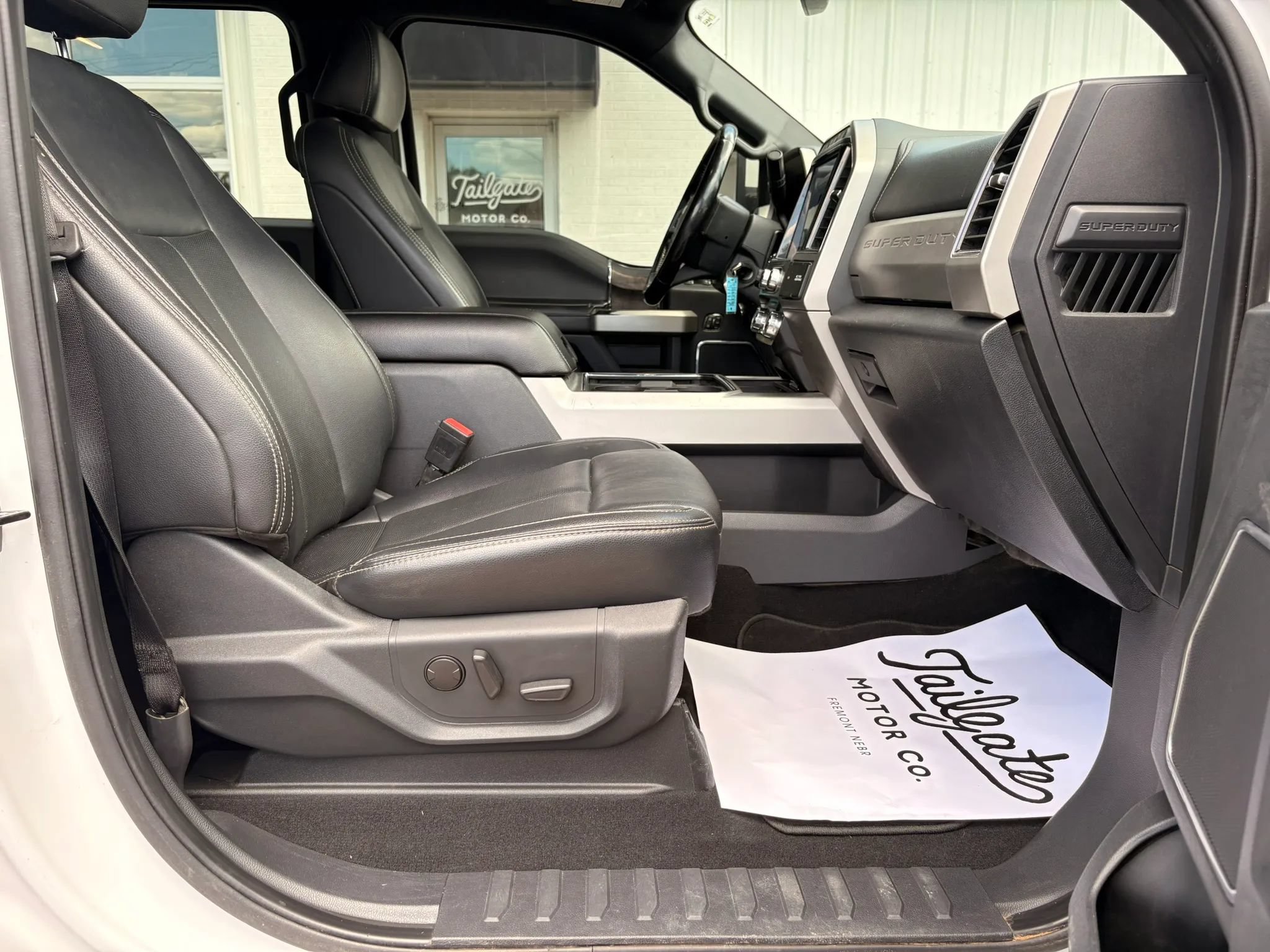 Used 2022 Ford F250 Lariat w/ Lariat Value Package AWD/4WD image 12
