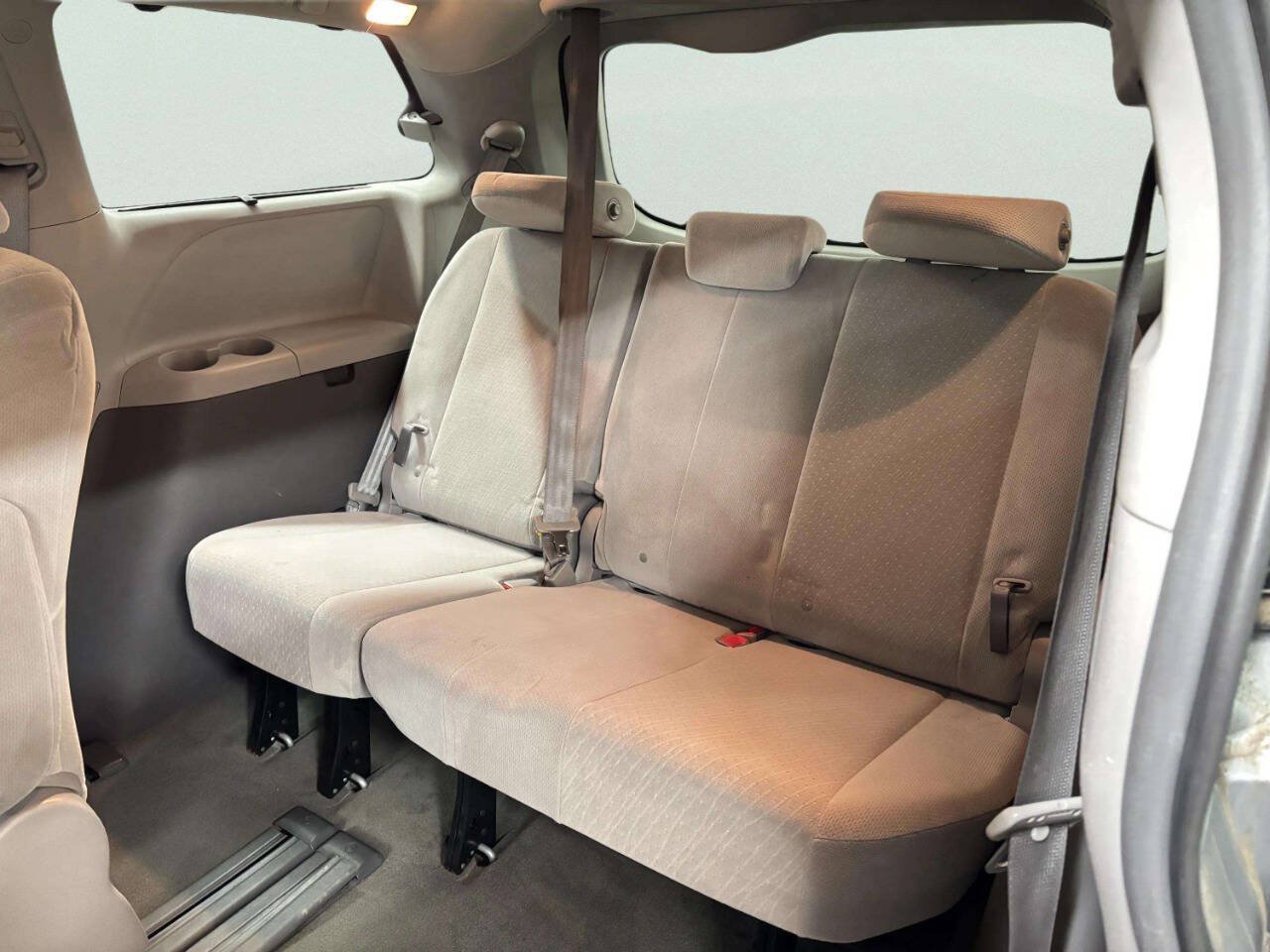 Used 2015 Toyota Sienna LE FWD image 18