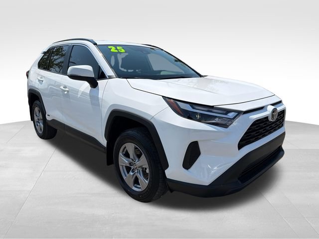 Used 2025 Toyota RAV4 XLE AWD/4WD image 1