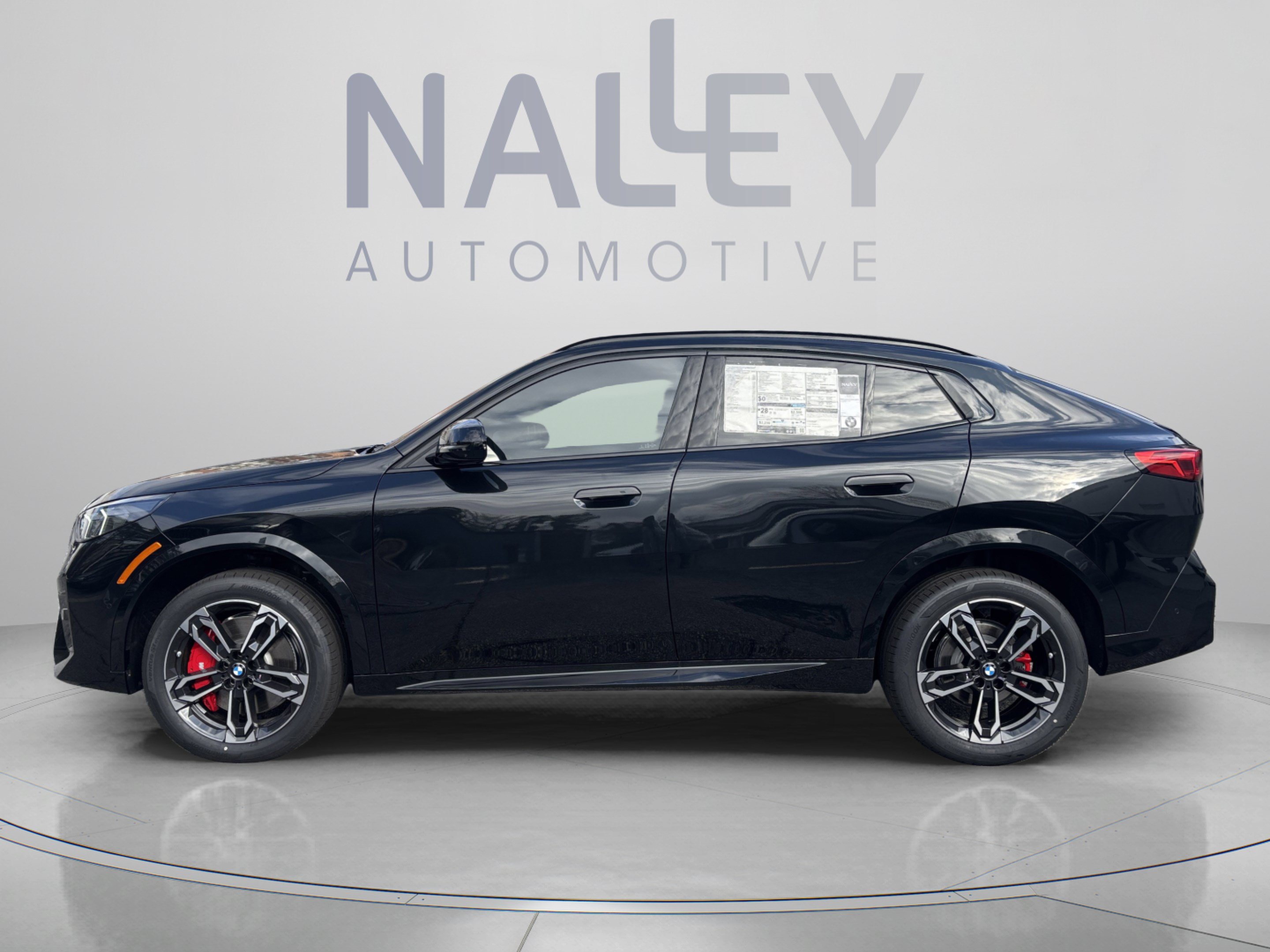 Used 2026 BMW X2 xDrive28i w/ Technology Package AWD/4WD image 3
