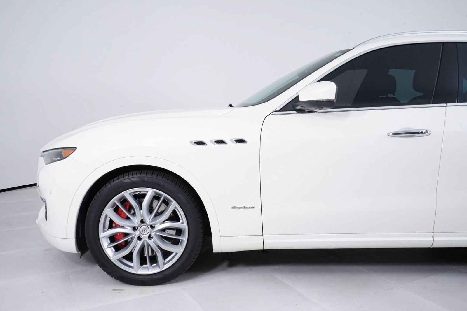 Used 2021 Maserati Levante S GranLusso AWD/4WD image 11