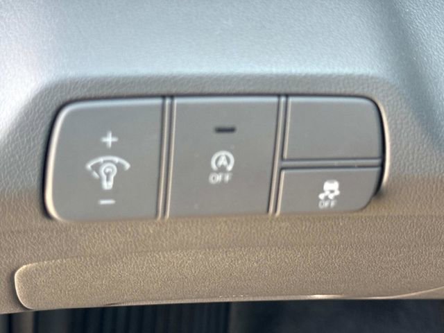 Used 2024 Hyundai Elantra SE image 27