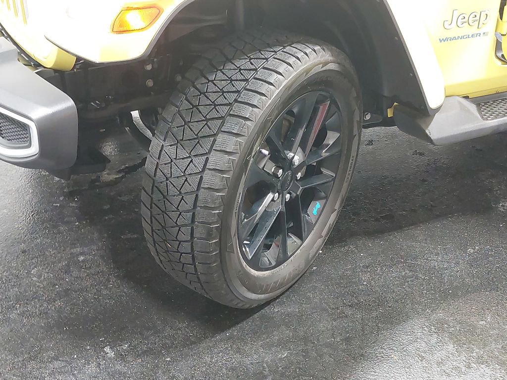 Used 2023 Jeep Wrangler Unlimited Sahara w/ Cold Weather Group image 32