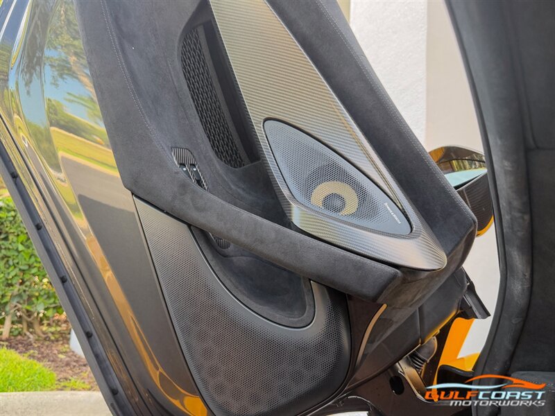 Used 2019 McLaren 600LT RWD image 24