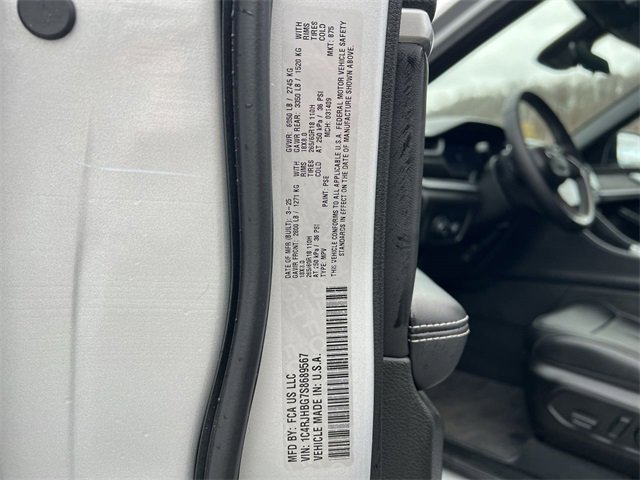 Used 2025 Jeep Grand Cherokee Limited image 26