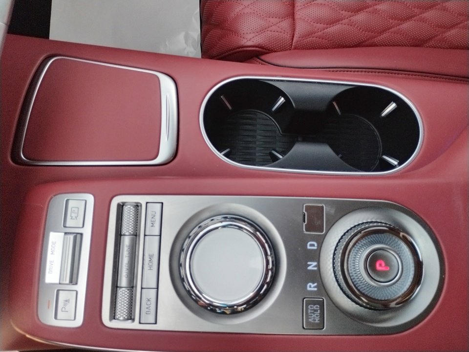 Used 2025 Genesis GV70 3.5T Sport w/ Sport Advanced Package image 34