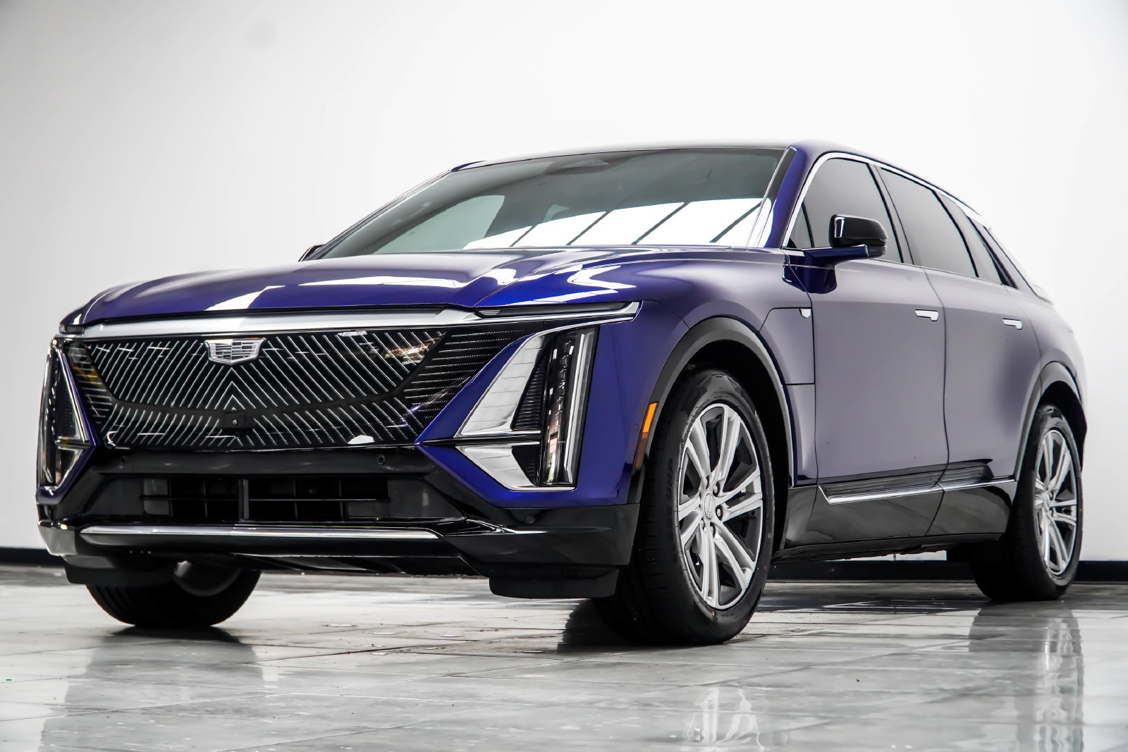 Used 2024 Cadillac Lyriq Tech w/ Driver Assist Package RWD image 10