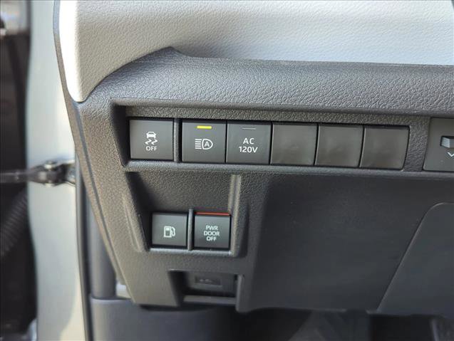 Certified 2026 Toyota Sienna XLE image 12