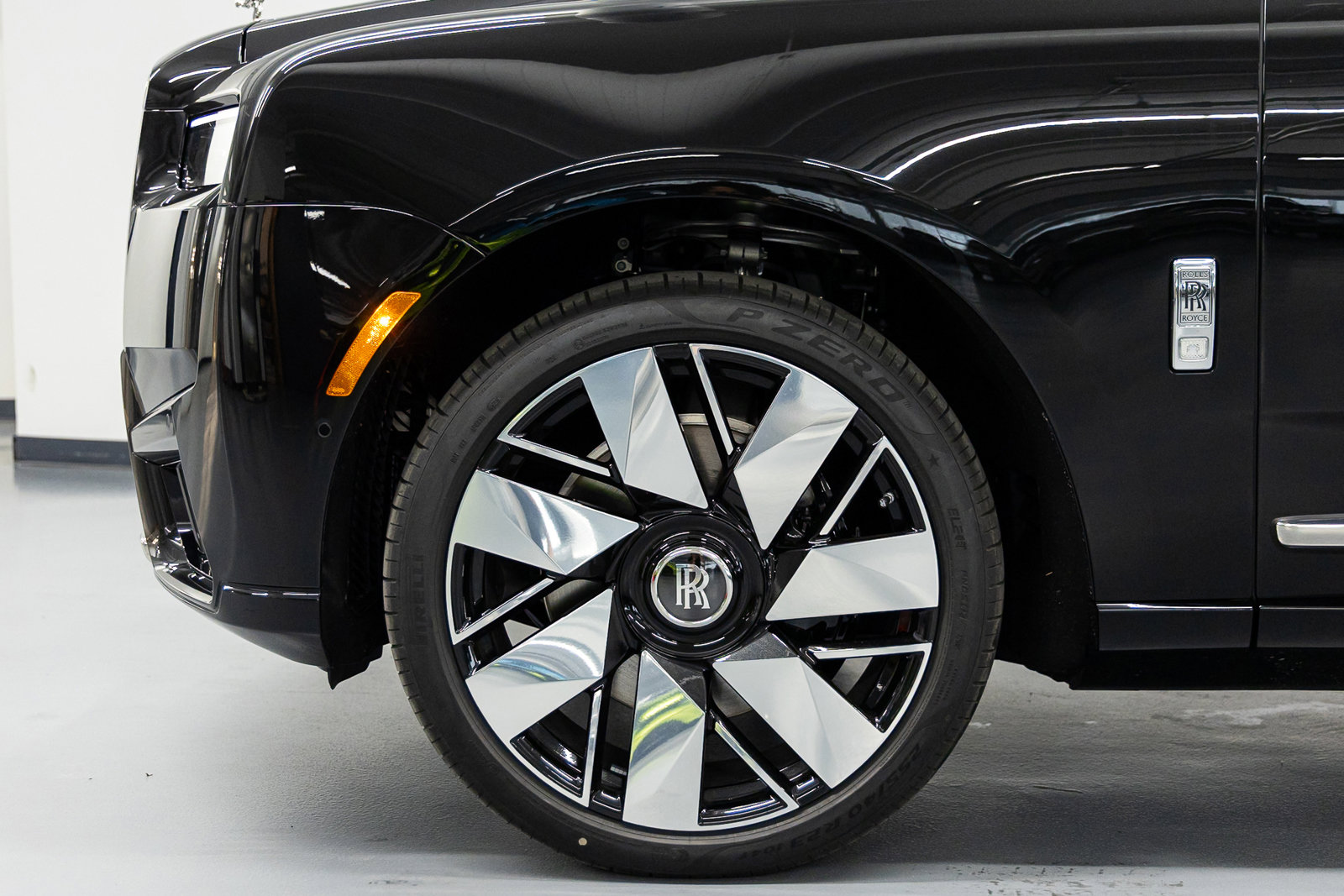 New 2026 Rolls-Royce Cullinan image 20