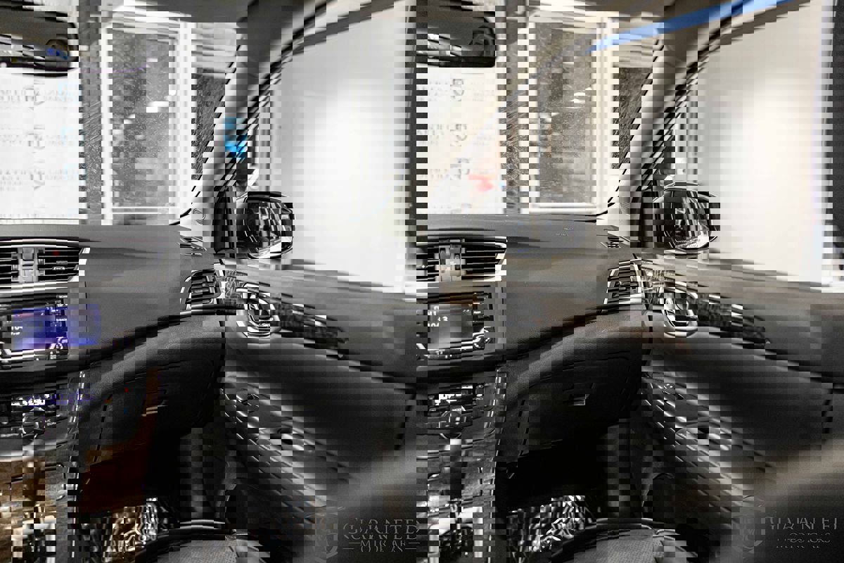 Used 2015 Nissan Sentra SL image 37