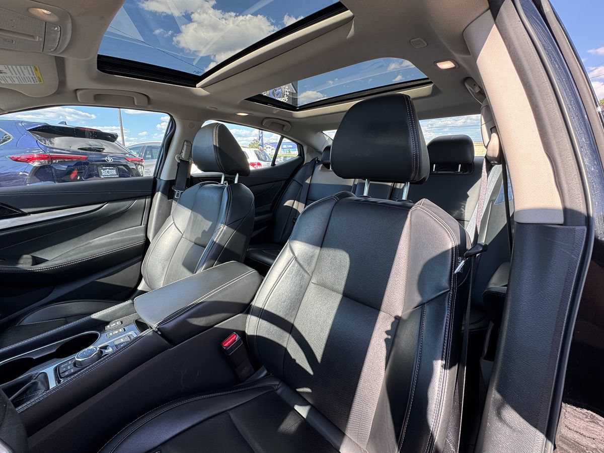 Used 2023 Nissan Maxima SL FWD image 10