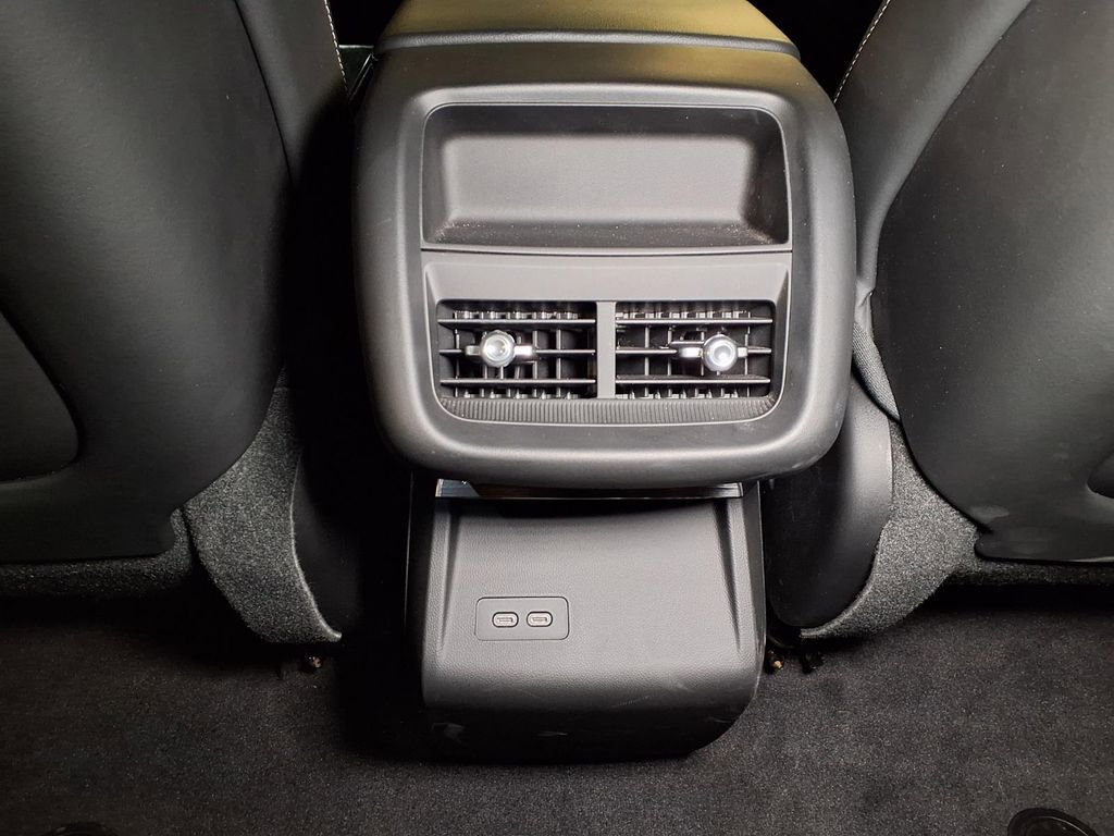 Used 2024 Cadillac Lyriq Tech RWD image 15