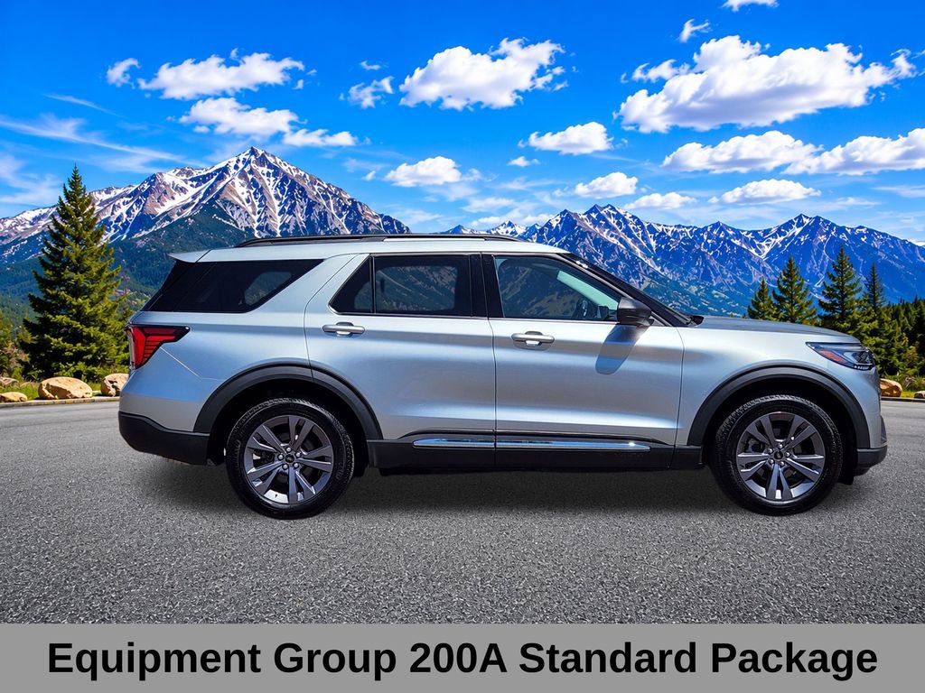 Used 2025 Ford Explorer Active w/ Active Comfort Package AWD/4WD image 3