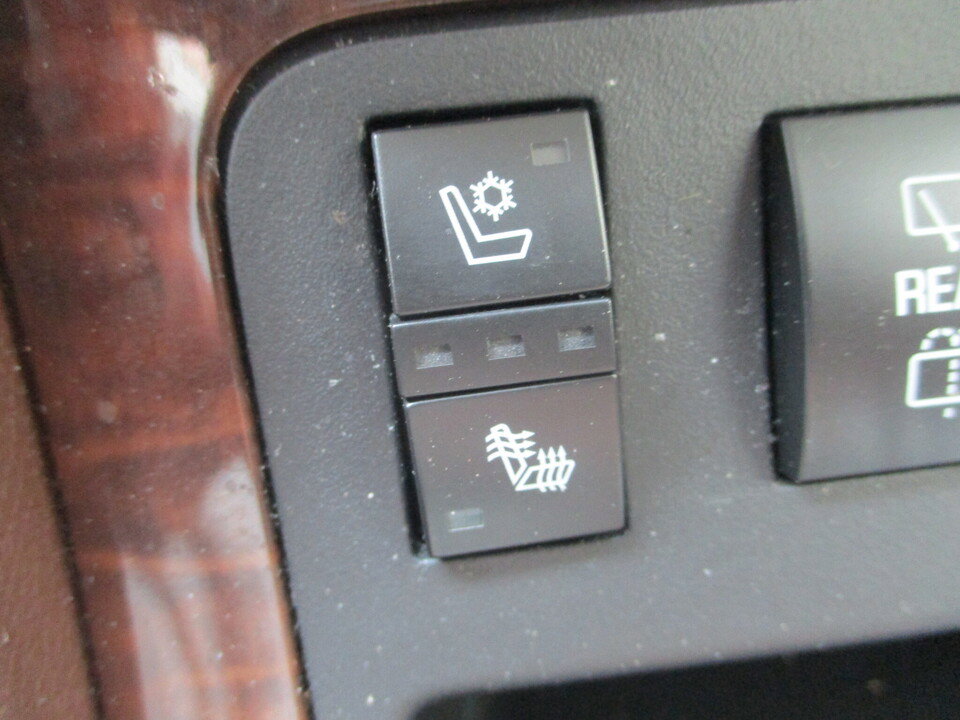 Used 2014 Buick Enclave Premium w/ Trailering Provision Package FWD image 40