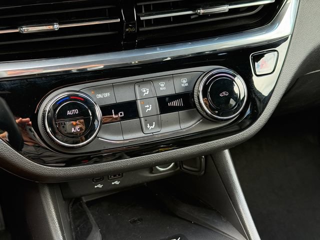 Used 2025 Buick Envista Sport Touring w/ Convenience II Package FWD image 22