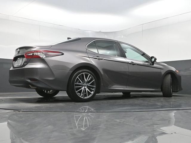Used 2021 Toyota Camry XLE FWD image 32