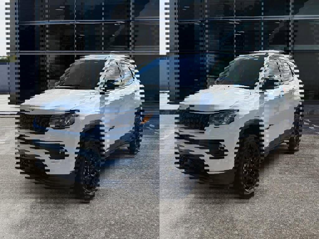 New 2026 Jeep Compass Latitude image 3