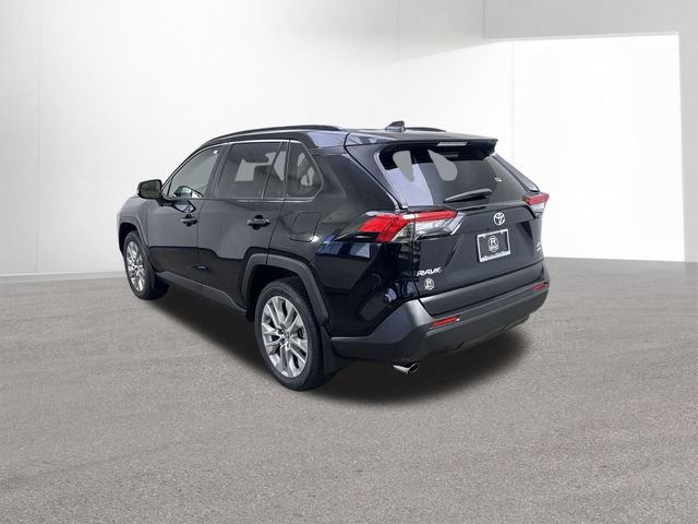 Used 2019 Toyota RAV4 XLE Premium w/ Cold Weather Package AWD/4WD image 31