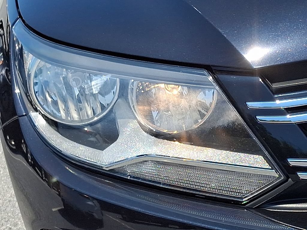 Used 2015 Volkswagen Tiguan SE AWD/4WD image 10