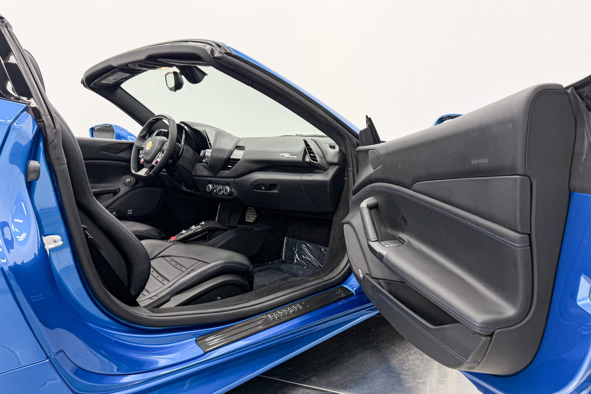 Used 2018 Ferrari 488 Spider RWD image 26