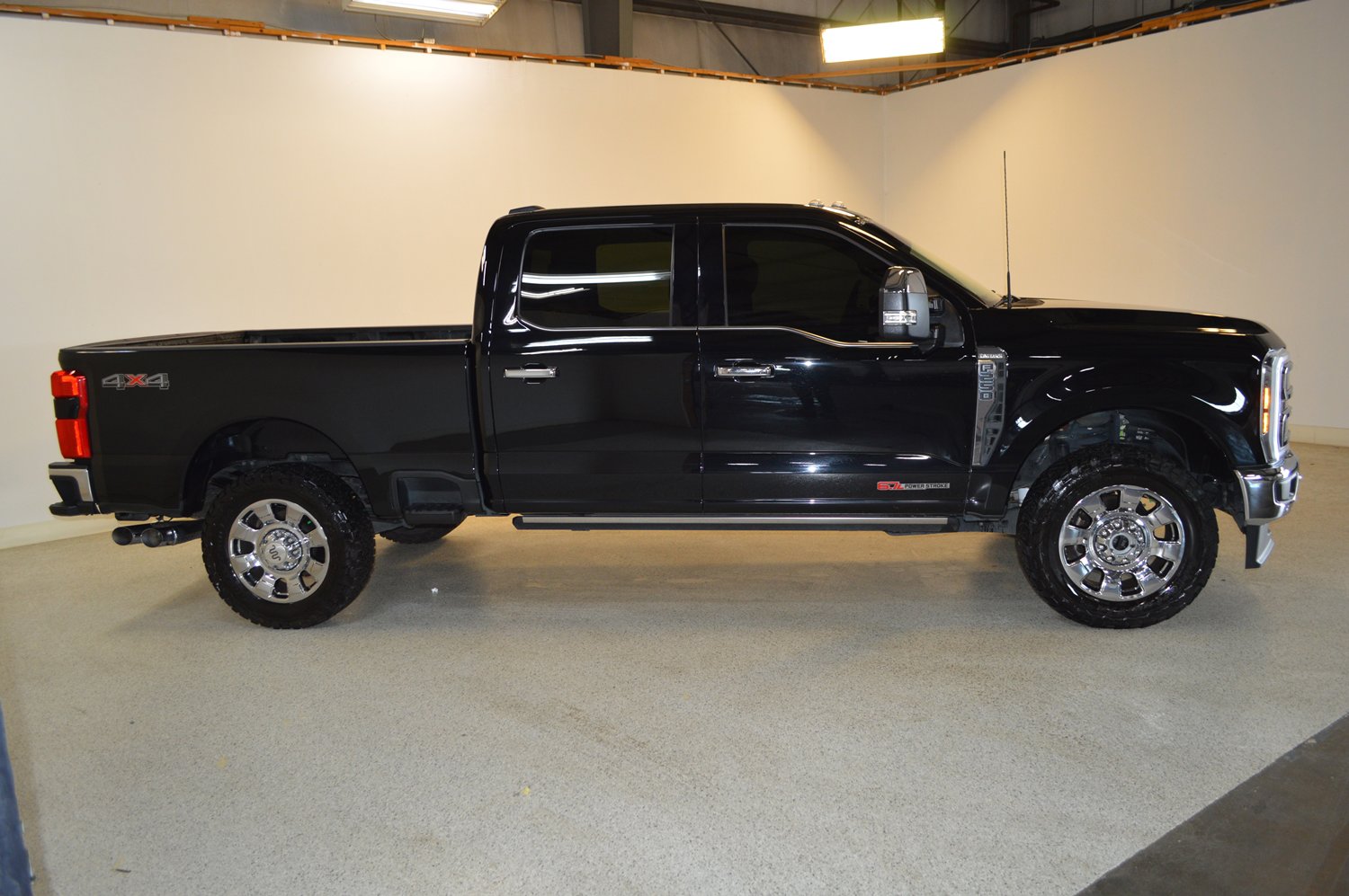 Used 2024 Ford F250 King Ranch w/ Chrome Package AWD/4WD image 2