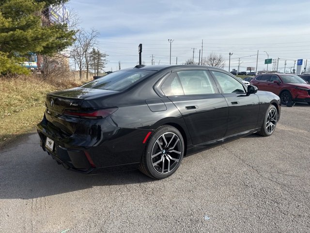 New 2026 BMW 740i xDrive image 3