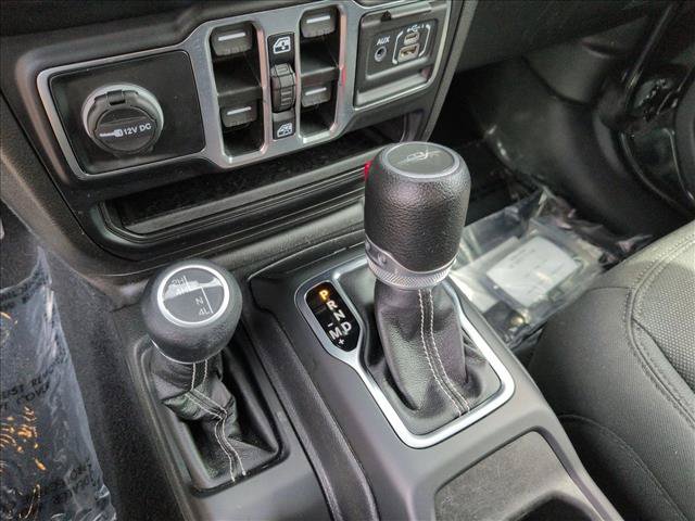 Used 2023 Jeep Gladiator Overland AWD/4WD image 12