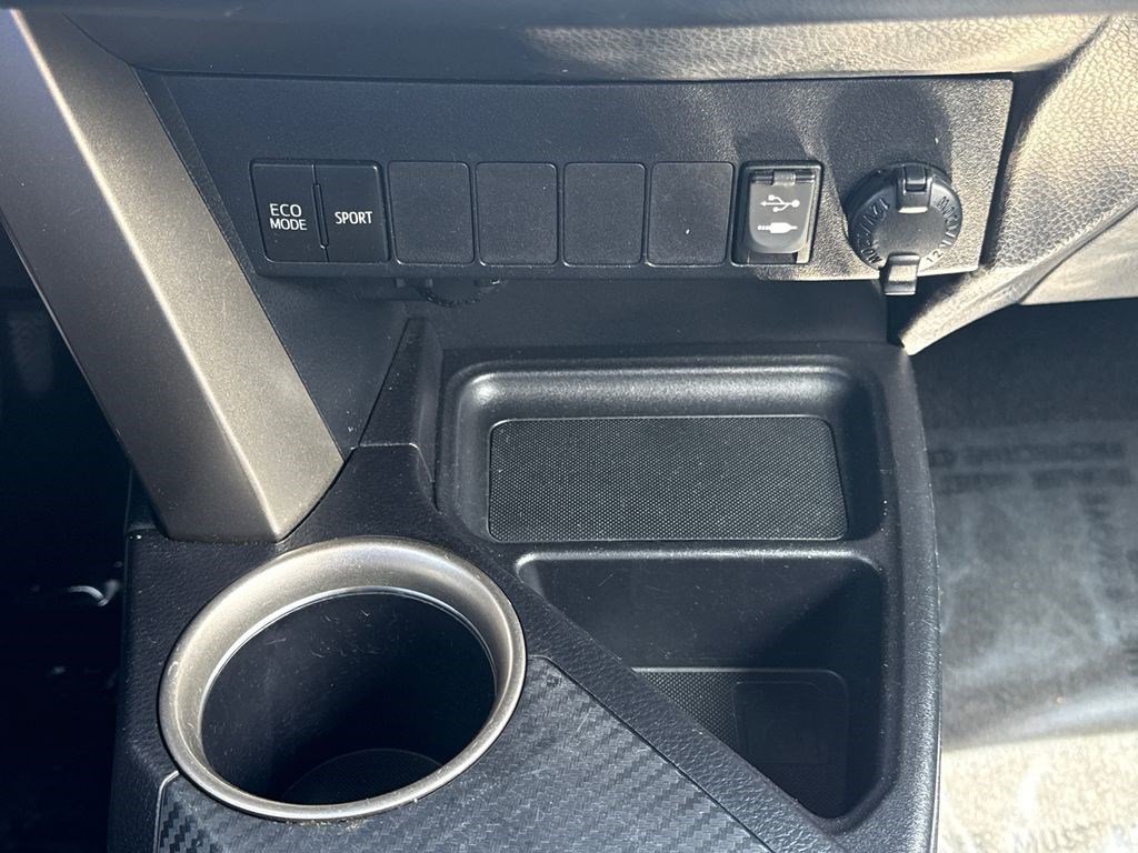 Used 2013 Toyota RAV4 XLE AWD/4WD image 27