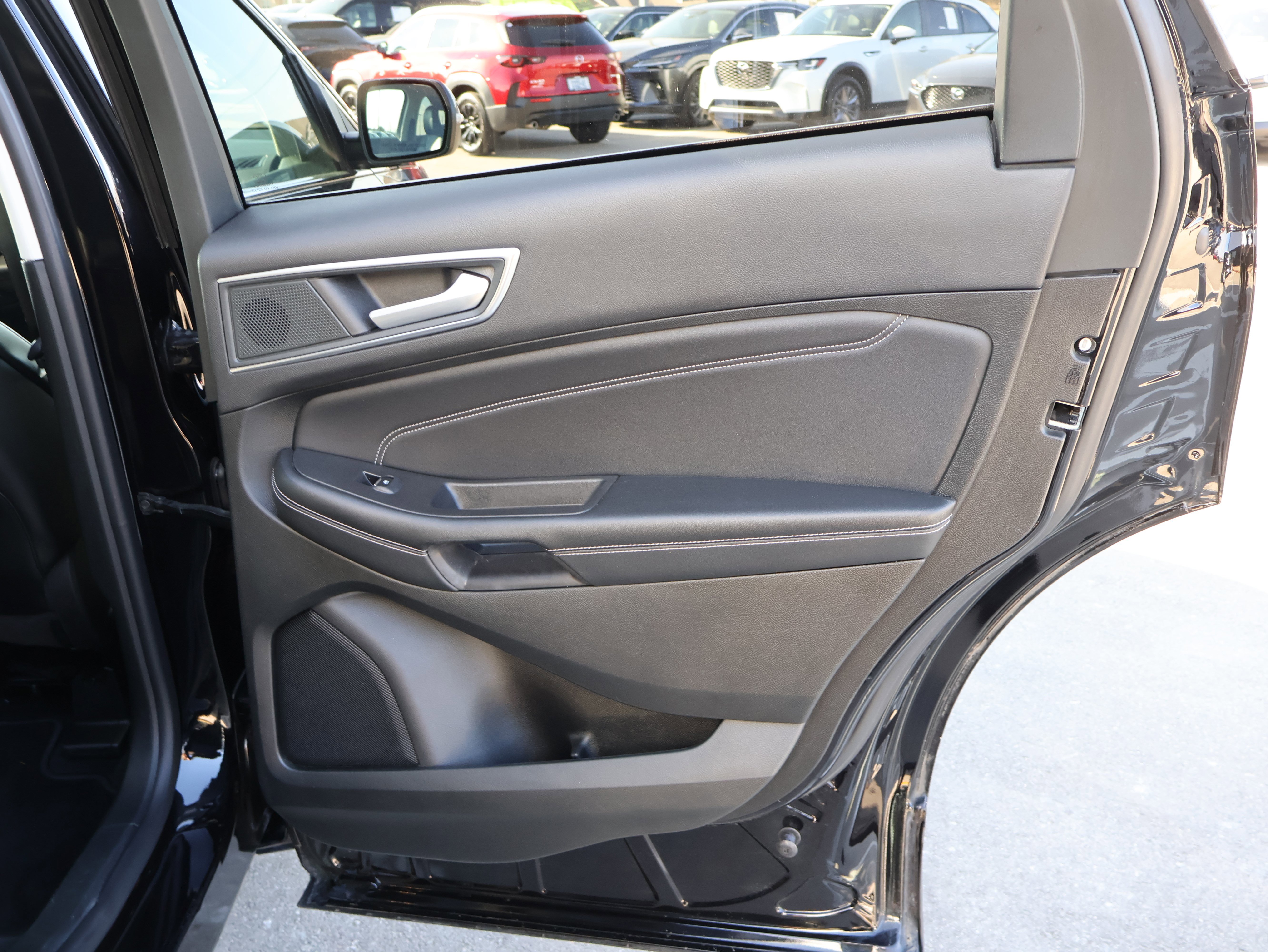 Used 2024 Ford Edge Titanium image 12