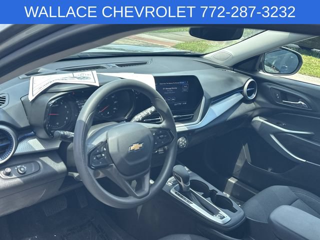 Used 2024 Chevrolet Trax LS w/ LS Convenience Package FWD image 13