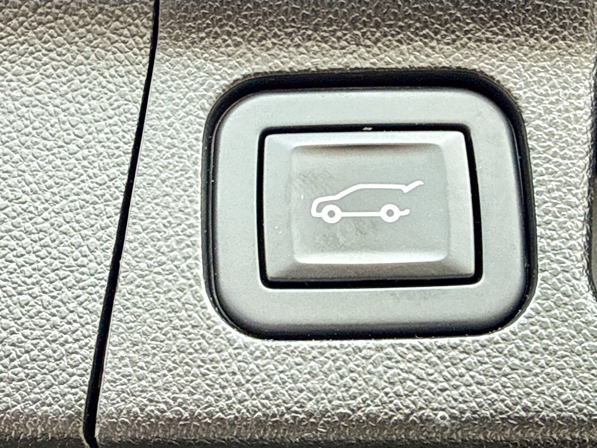Used 2023 GMC Acadia Denali w/ Black Diamond Edition FWD image 13