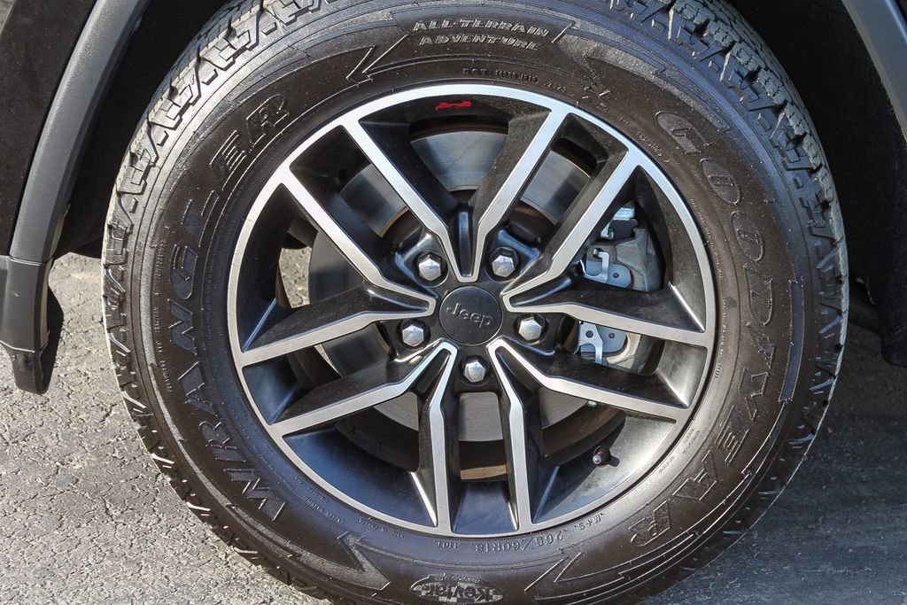 Used 2019 Jeep Grand Cherokee Trailhawk w/ Trailhawk Luxury Group image 14