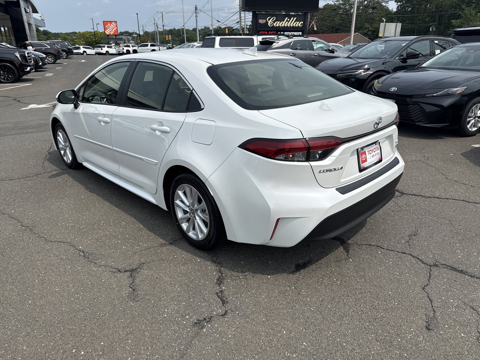 New 2026 Toyota Corolla XLE w/ Carpet Mat Package (TMS) FWD image 5