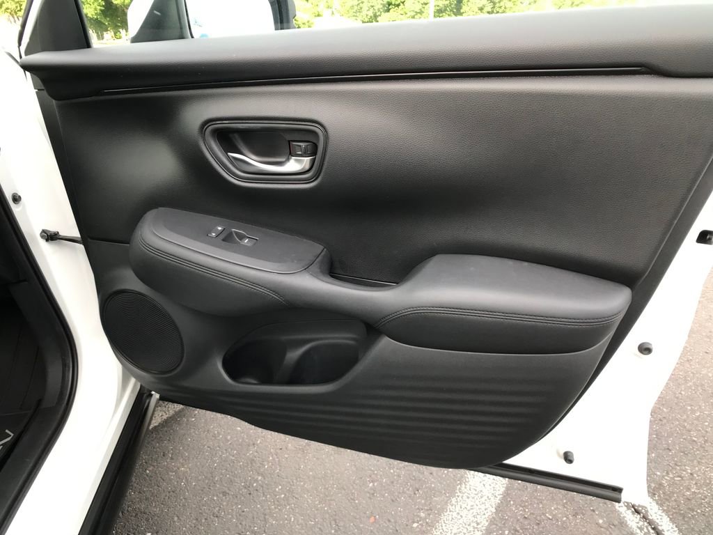 Certified 2023 Honda HR-V LX image 28