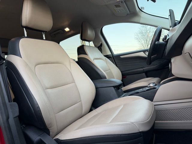 Used 2021 Ford Escape SEL w/ Technology Package image 48