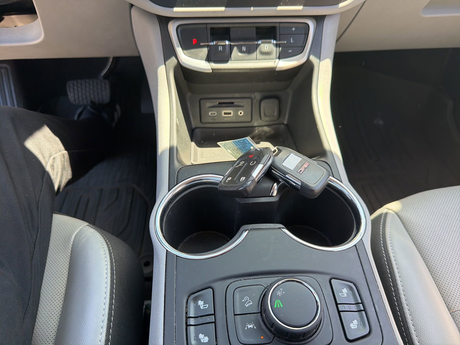 Used 2023 GMC Terrain SLT w/ LPO, Floor Liner Package FWD image 26