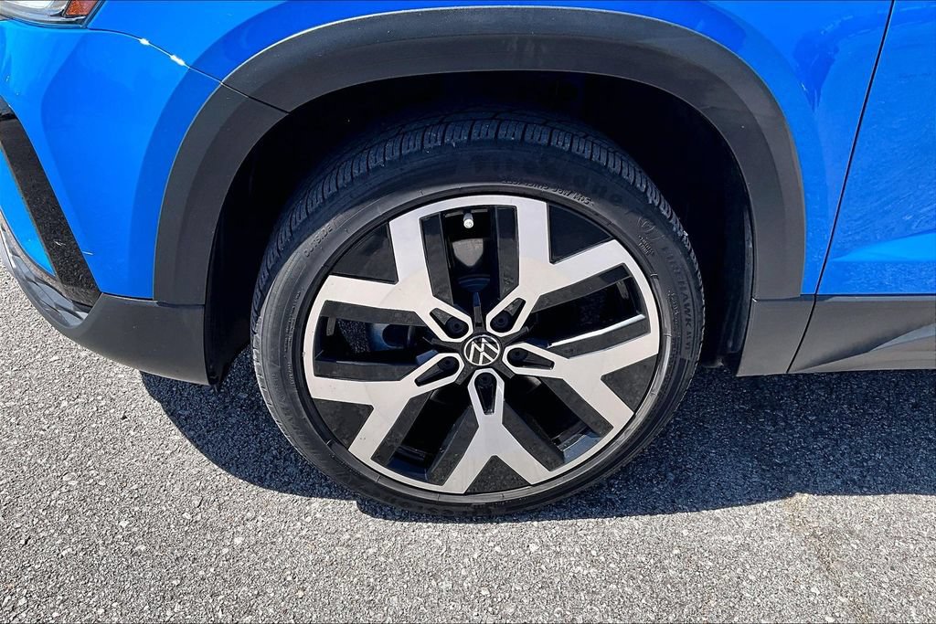Used 2022 Volkswagen Taos SEL AWD/4WD image 11