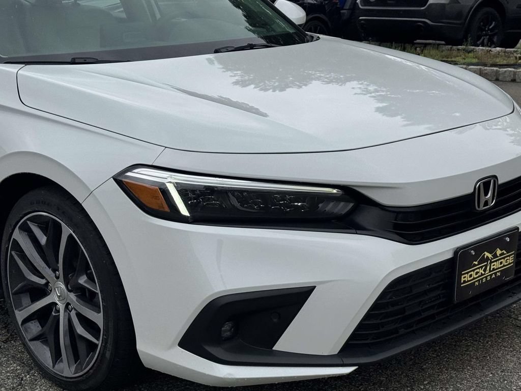 Used 2023 Honda Civic Touring image 9