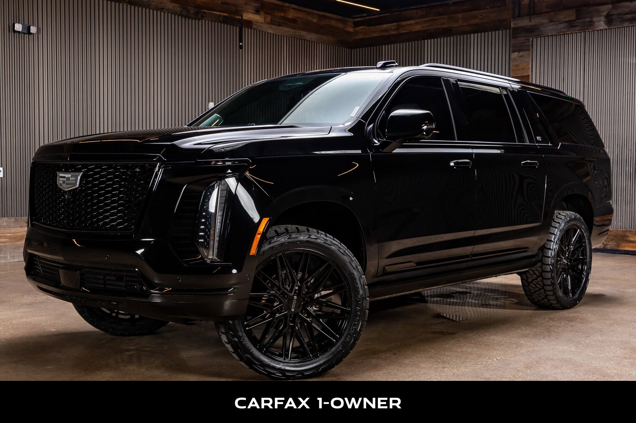 Used 2025 Cadillac Escalade ESV Sport Platinum w/ LPO, ONYX Package image 5